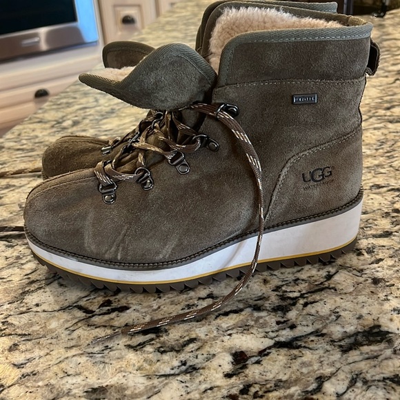 UGG Chestnut Birch Waterproof Lace-up Winter Bootie Sz 6 - Picture 1 of 13